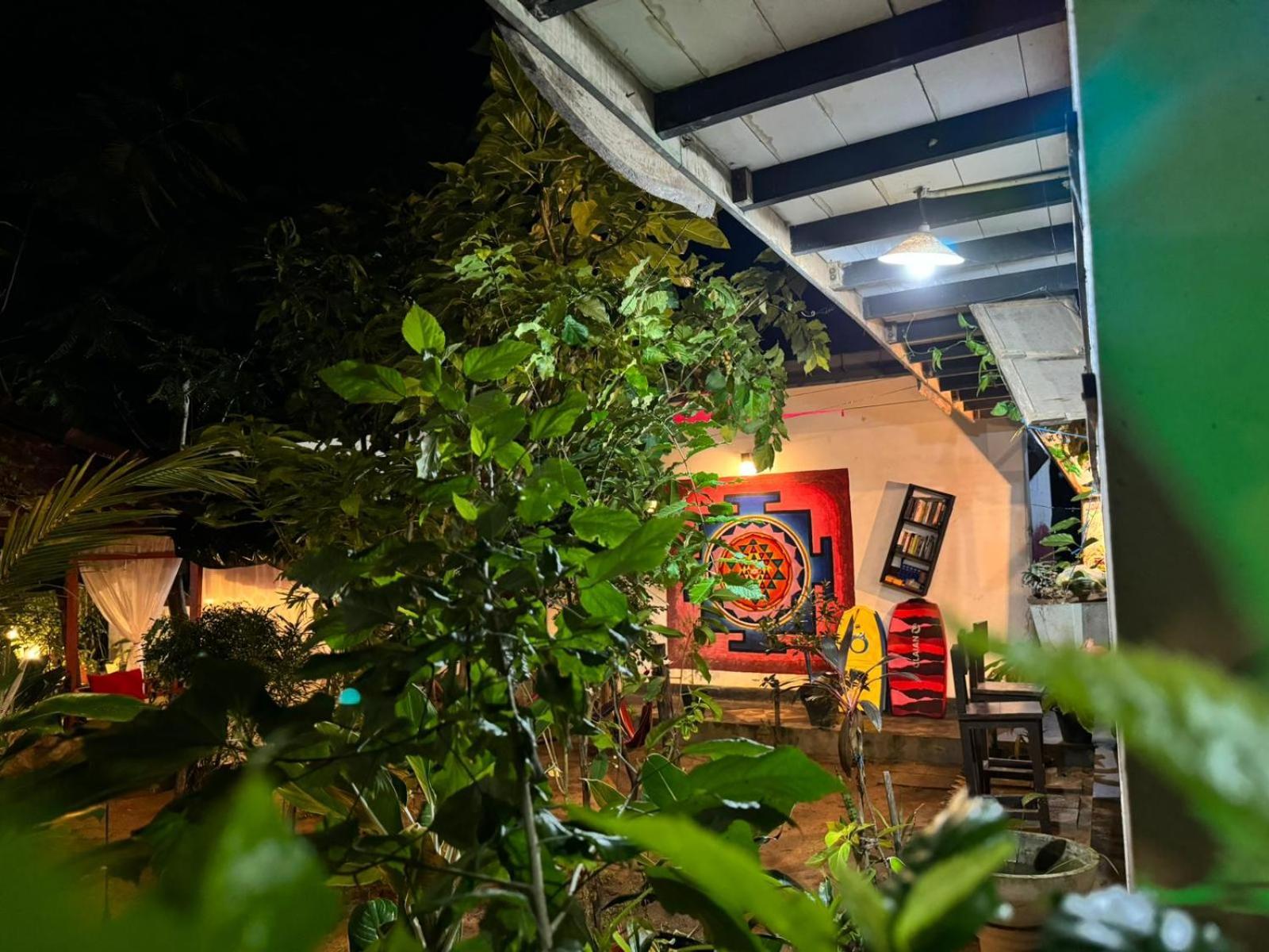 Хостел Lala's Place Boossa