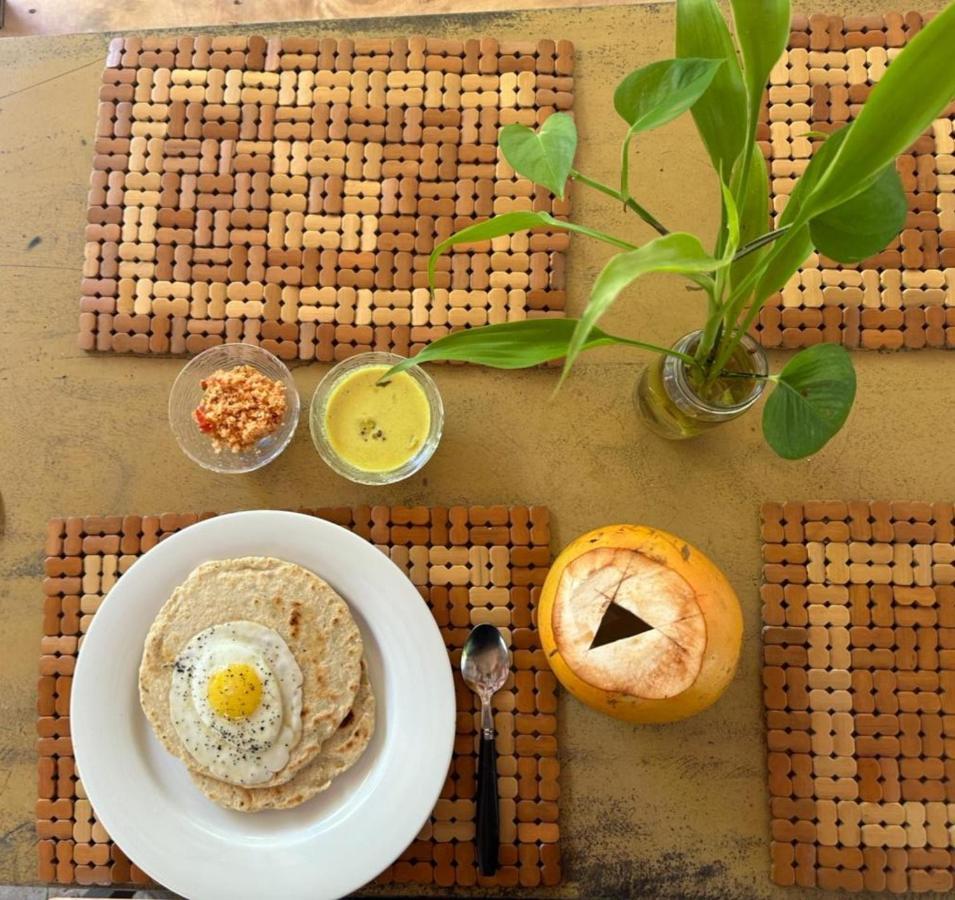 Lala's Place Хостел *